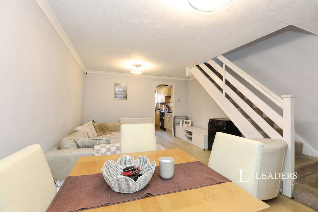 Property photo 3 of 18 Pbox-Img.Jpg