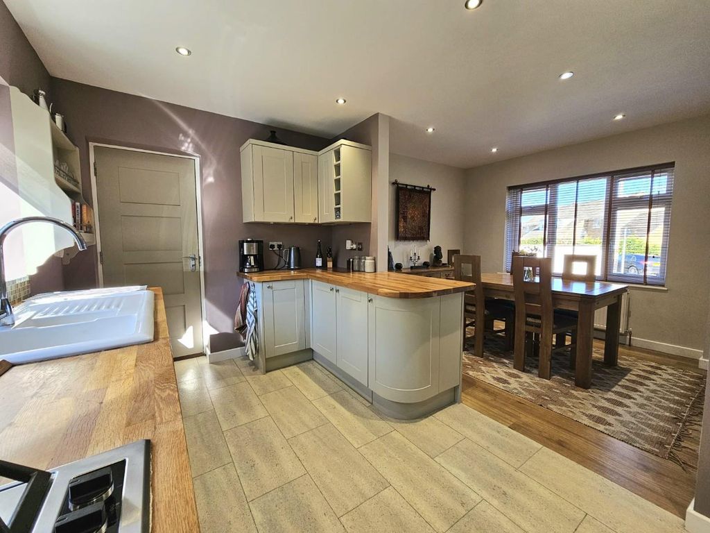 Property photo 3 of 26 9Cae1A11-8461-4ba2-Aece-61054580B30F.Jpg