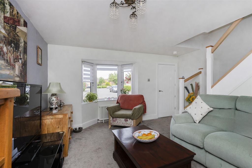 Property photo 2 of 34