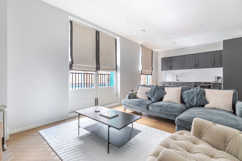 Property photo 1 of 24 Living Room