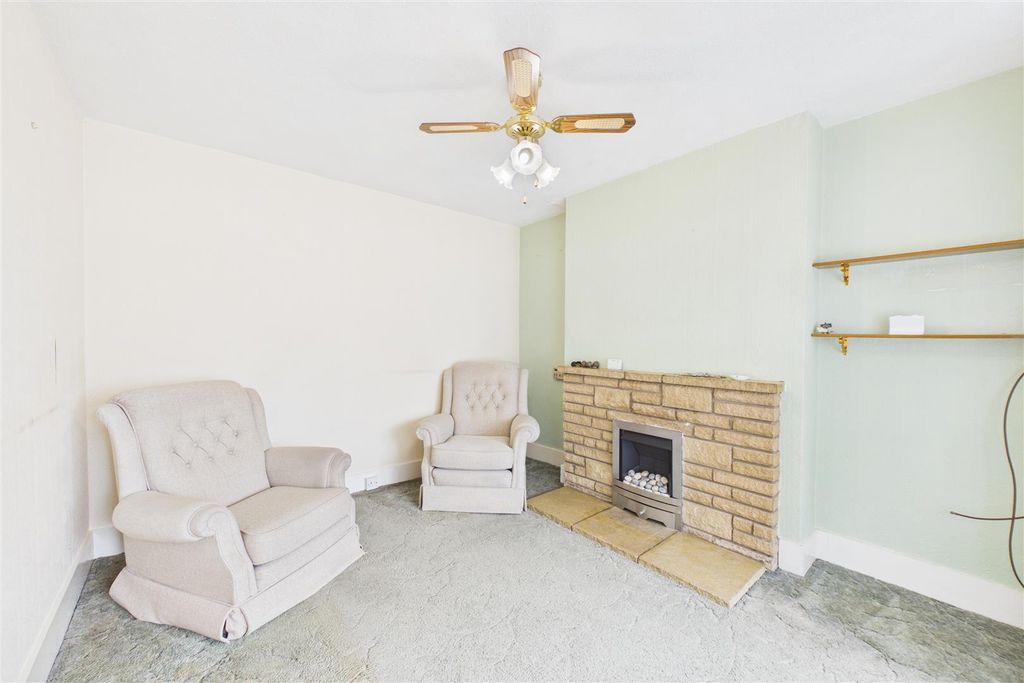 Property photo 3 of 19 Living Room