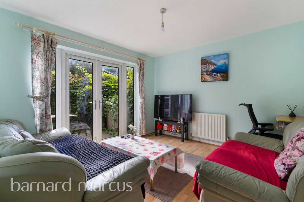 Property photo 1 of 9