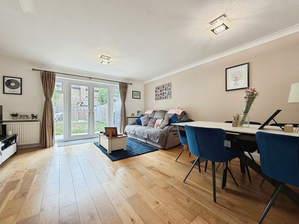 Property photo 2 of 9 Pbox-Img.Jpg
