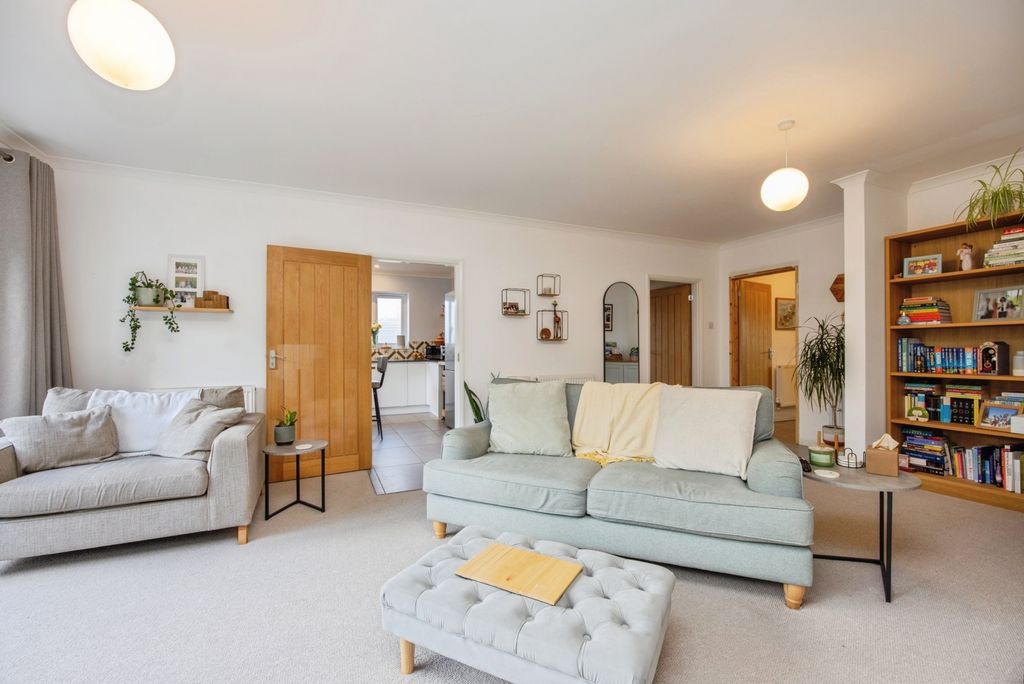 Property photo 3 of 26 Photo