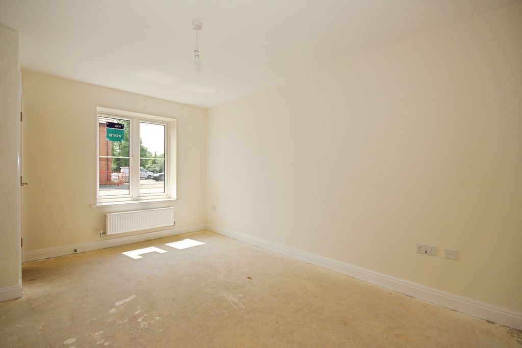 Property photo 3 of 17 Photo
