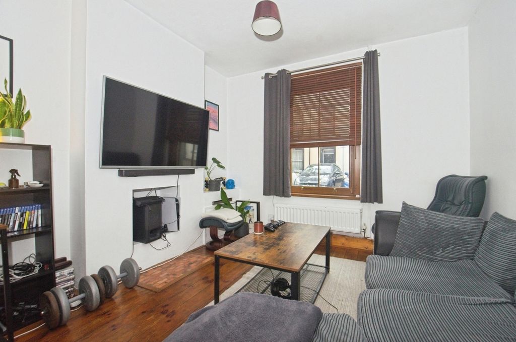 Property photo 2 of 18 Photo