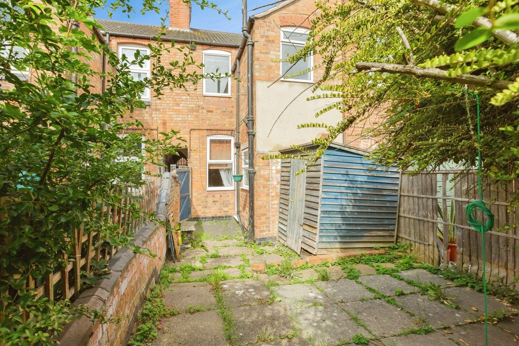 Property photo 2 of 17