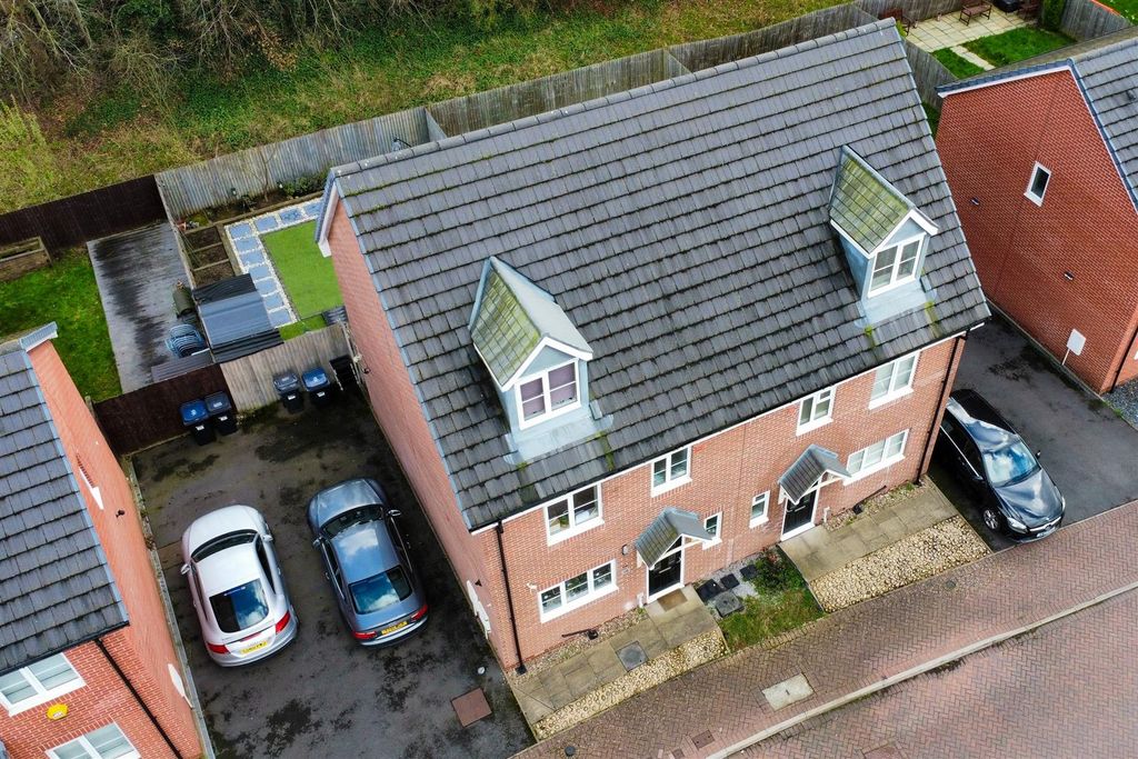 Property photo 2 of 23