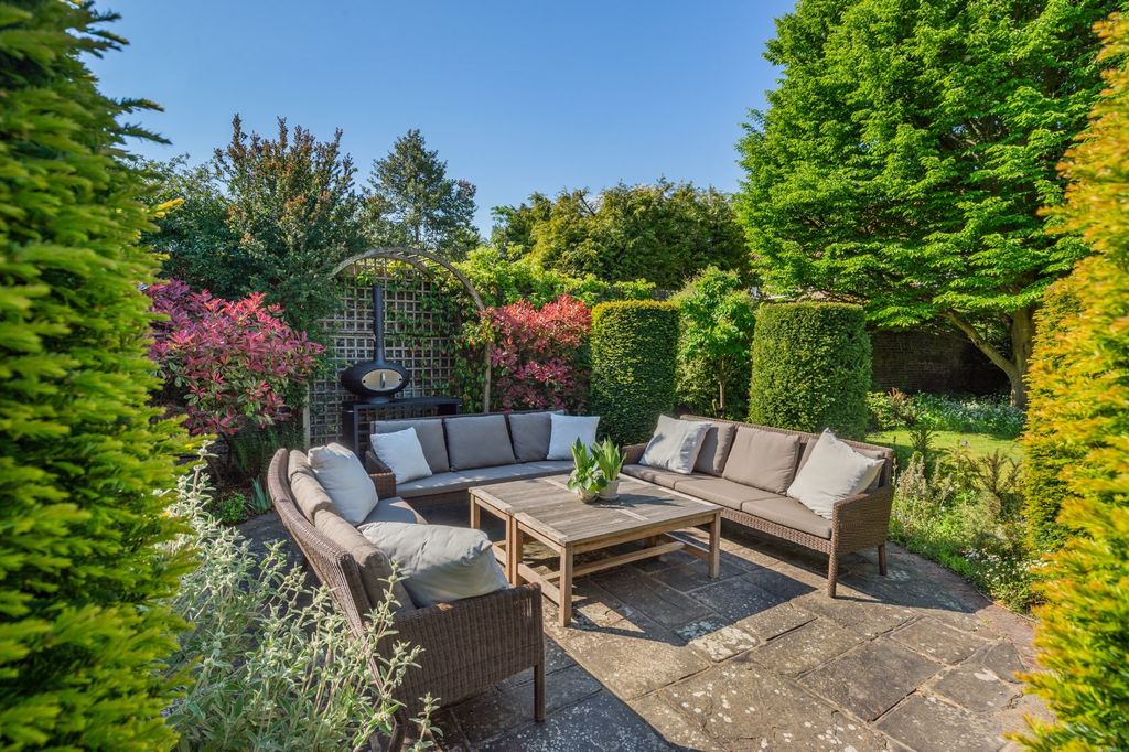Property photo 2 of 21 Garden Seating Area