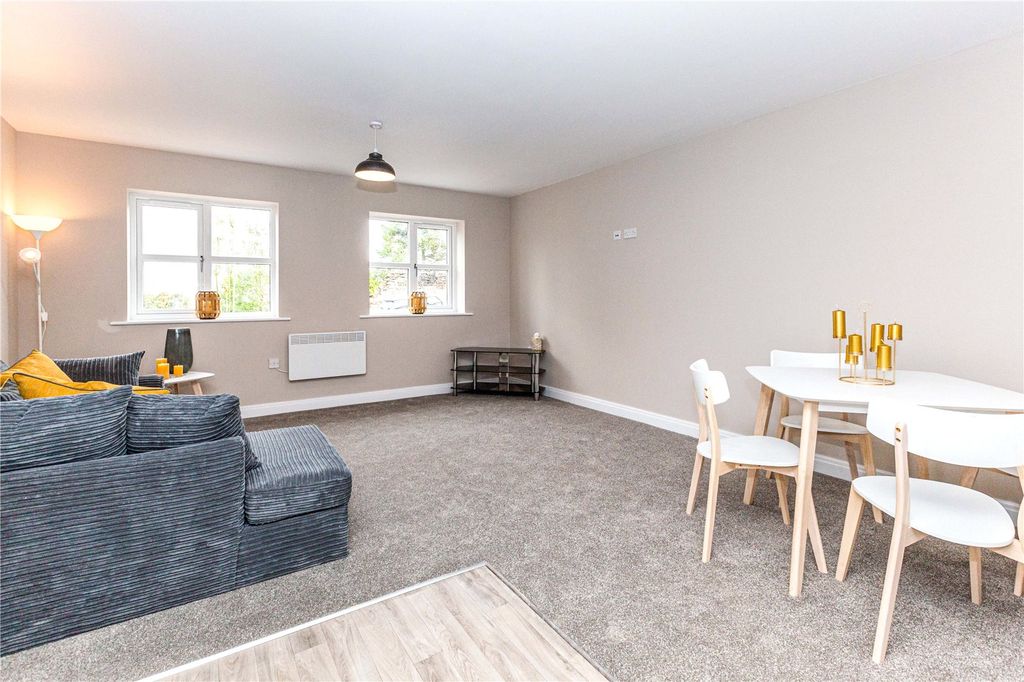 Property photo 3 of 12