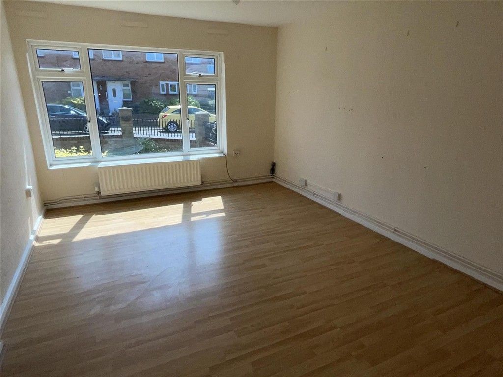 Property photo 1 of 6 Lounge