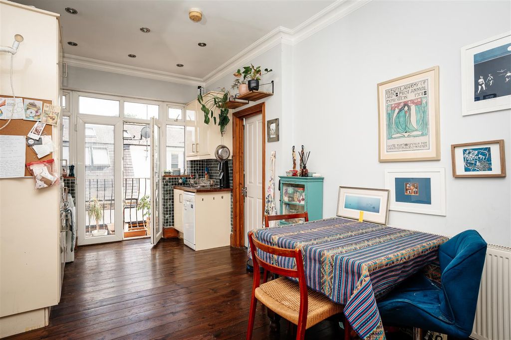Property photo 2 of 10 Moray Road-2.Jpg