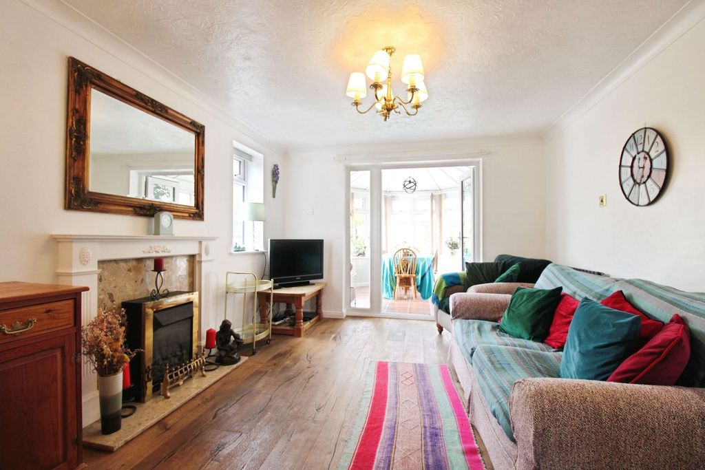 Property photo 2 of 21