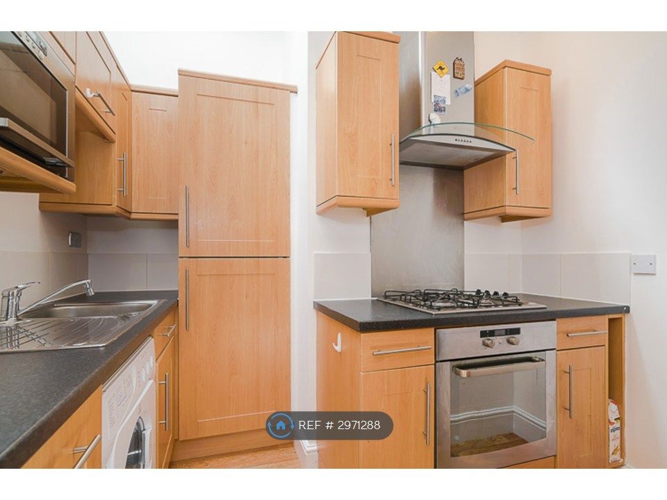 Property photo 3 of 5 Kitchen