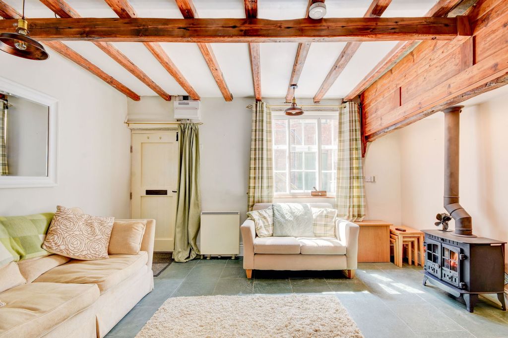 Property photo 3 of 10