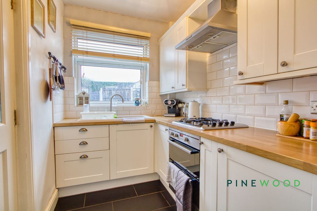 Property photo 2 of 20 Kitchen
