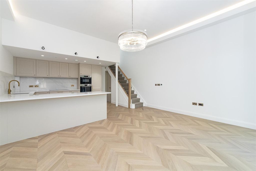 Property photo 2 of 24 Kitchen/Dining Room