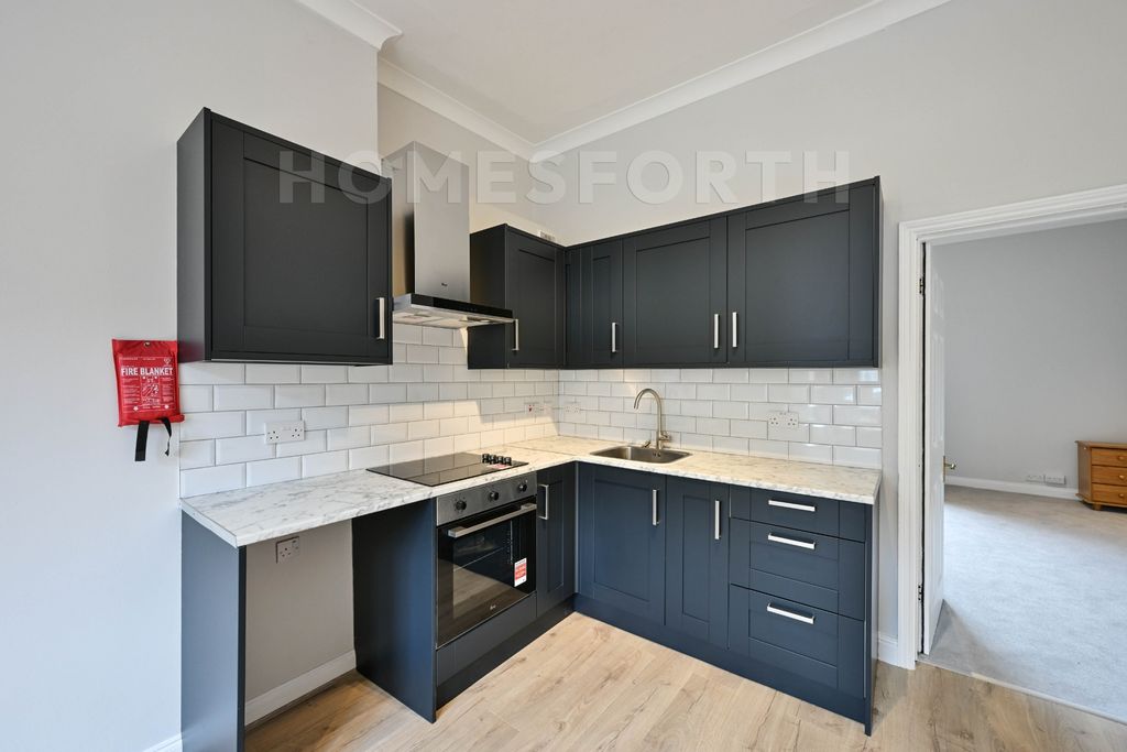 Property photo 2 of 14 Photo 3