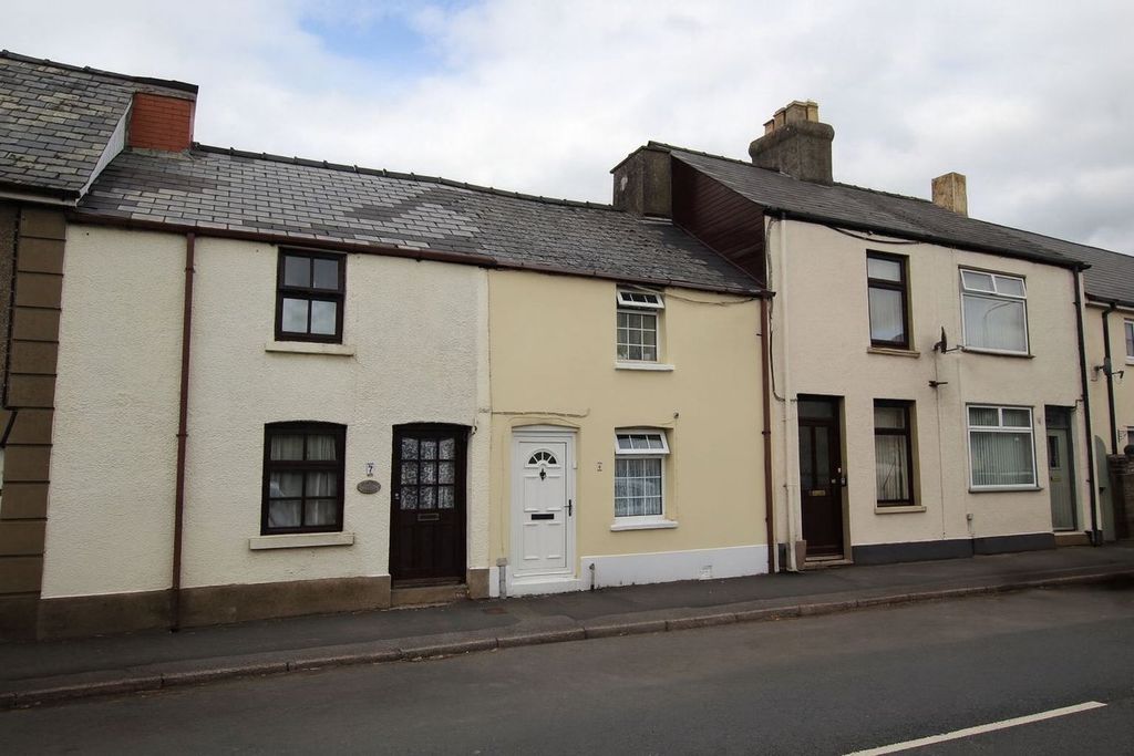 Property photo 1 of 12