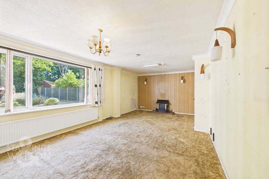 Property photo 2 of 23