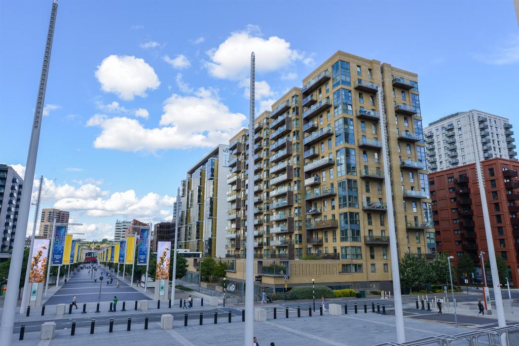 Property photo 1 of 25 Marathon House Wembley10.Jpg