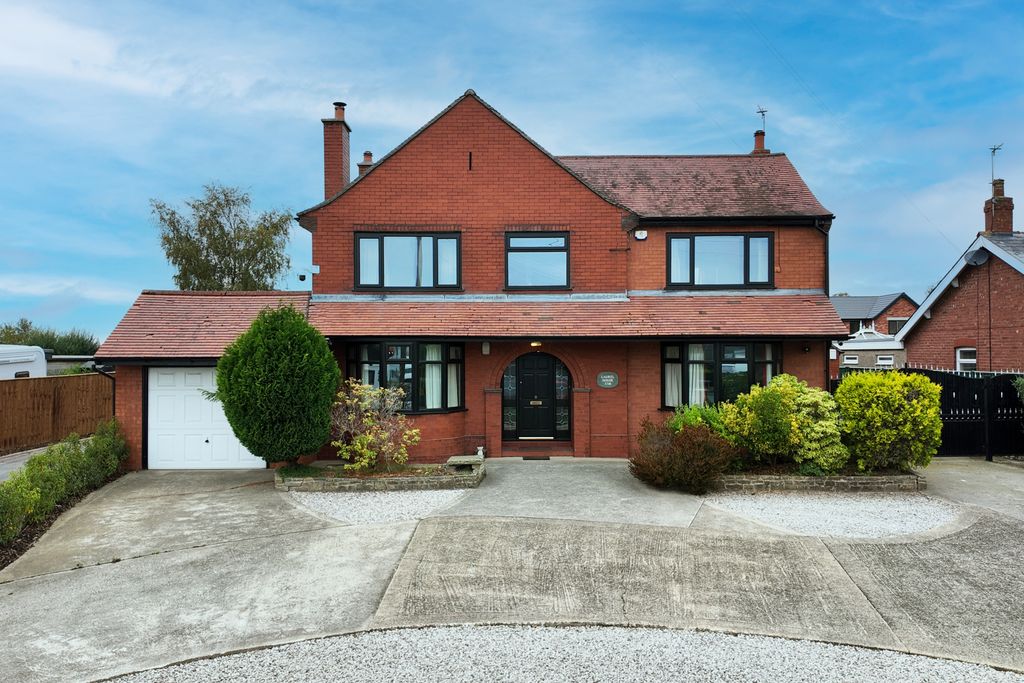 Property photo 1 of 21 Front