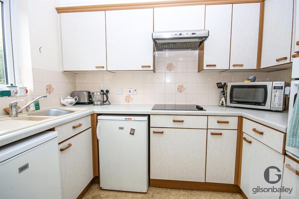 Property photo 3 of 8 Img_2674-2.Jpg