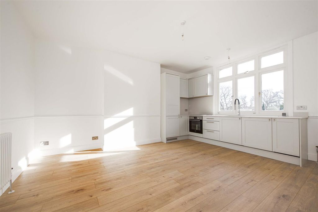 Property photo 2 of 10 5