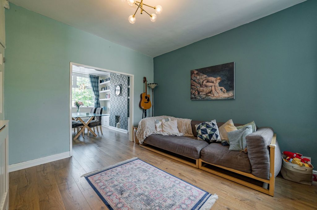 Property photo 3 of 17