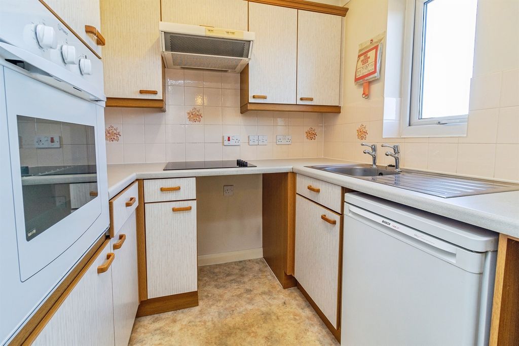 Property photo 3 of 19
