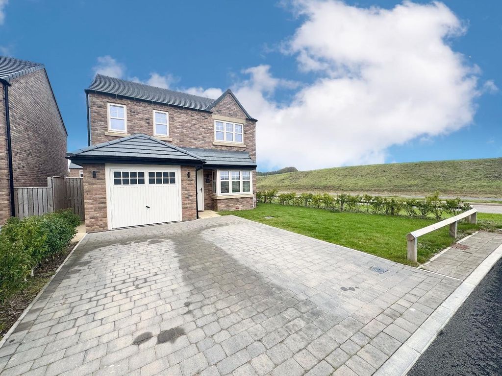 Property photo 1 of 12 External