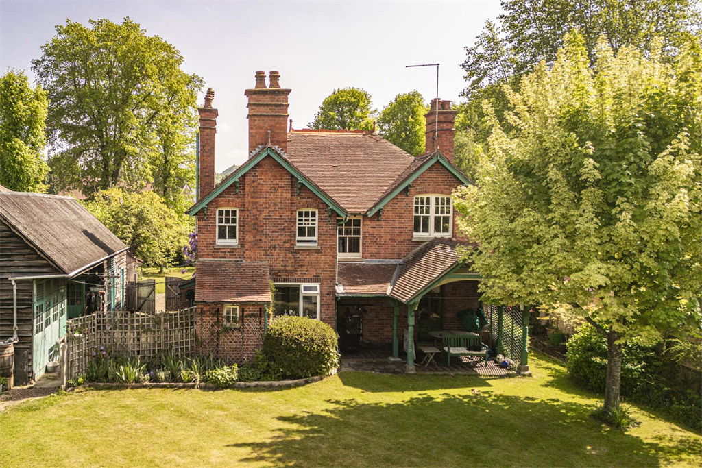 Property photo 1 of 22