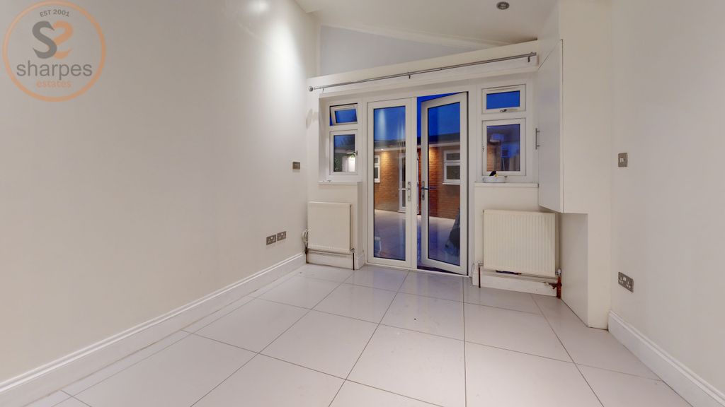 Property photo 2 of 4 1