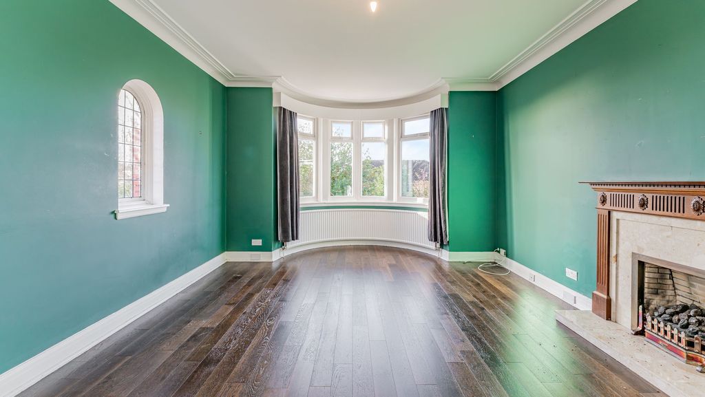 Property photo 3 of 36