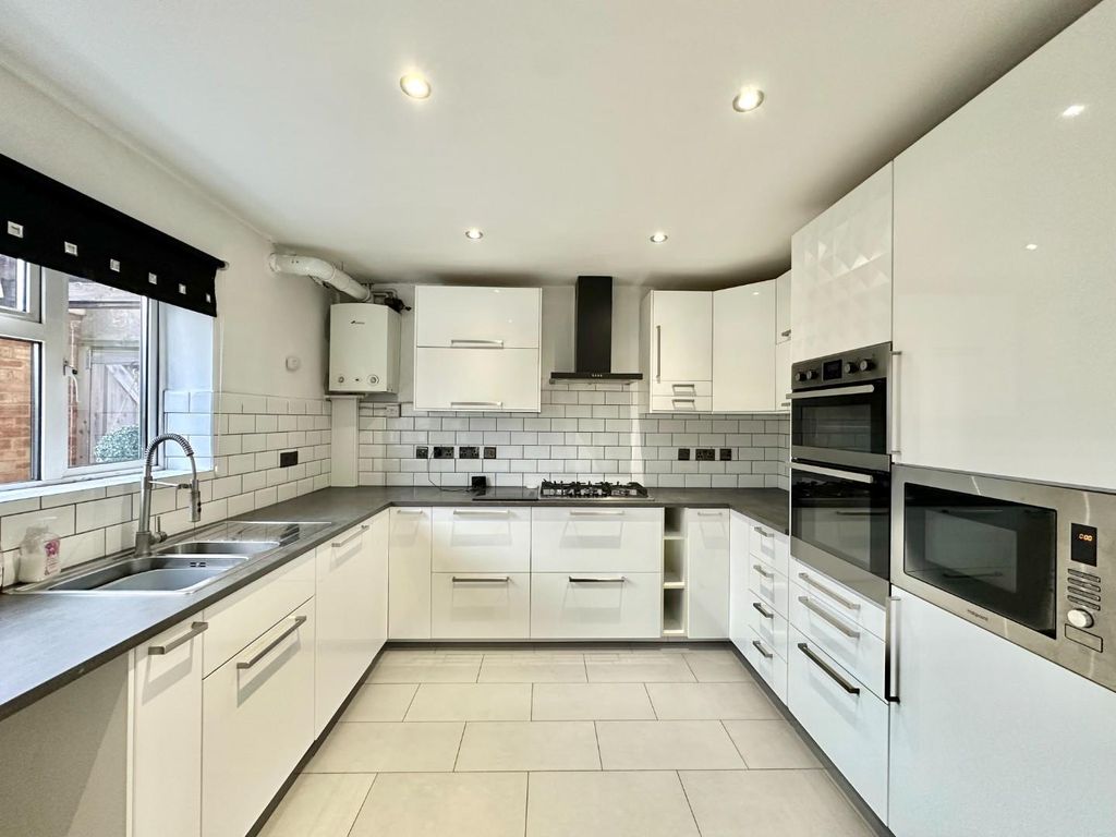 Property photo 2 of 14 Img_0570.Jpg