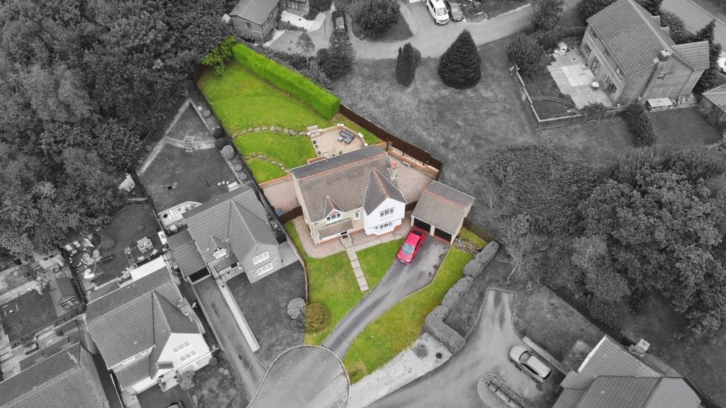 Property photo 2 of 33 4435782