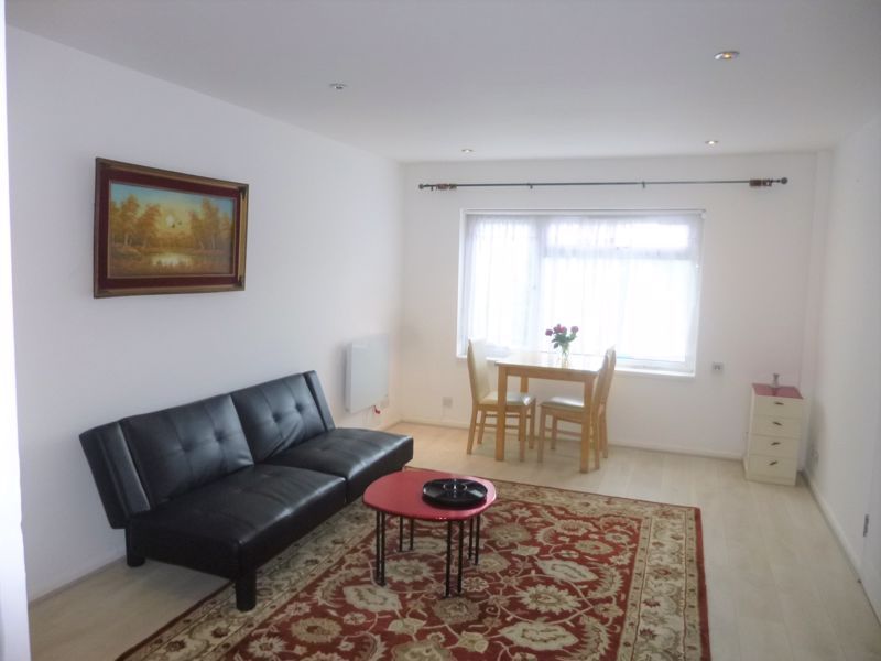 Property photo 3 of 5 Photo 4