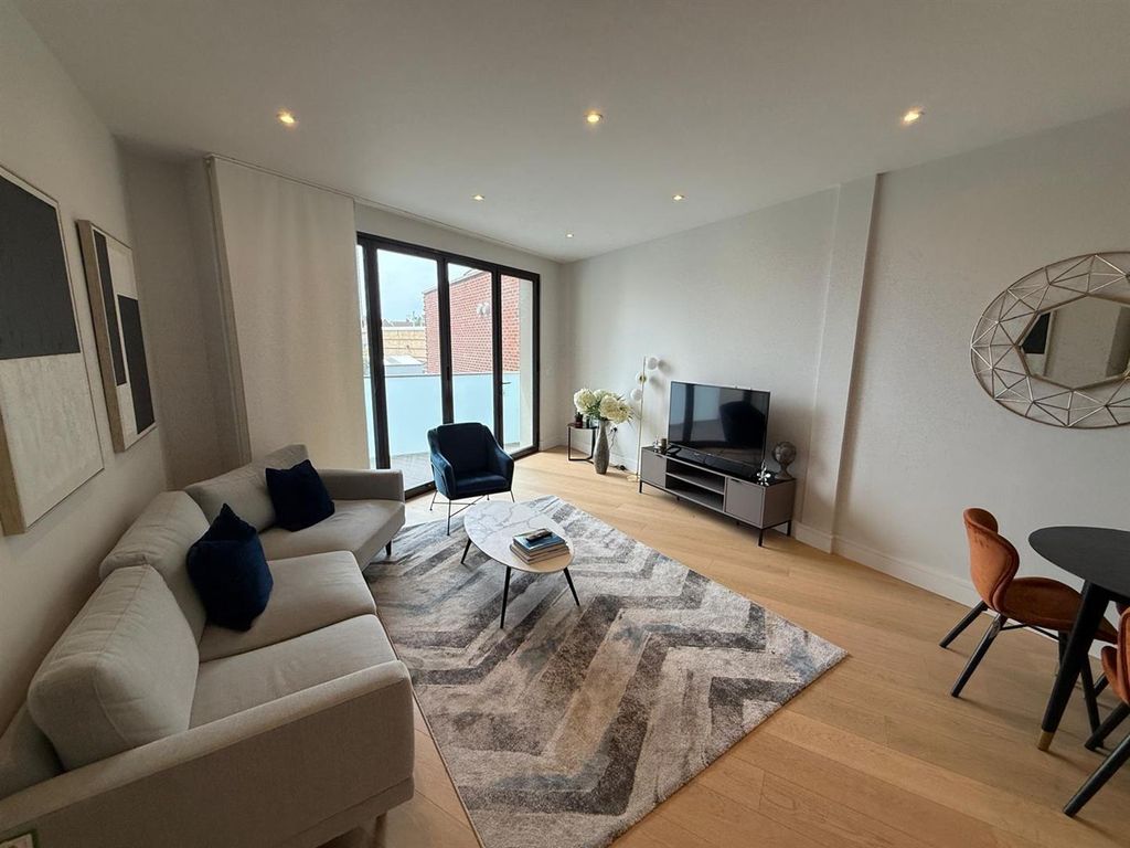 Property photo 2 of 10 Davidson Frost-Wellings, Dfw Finchley Road, Living