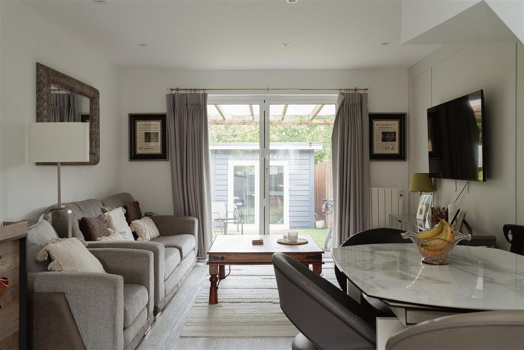 Property photo 2 of 11 6.Jpg