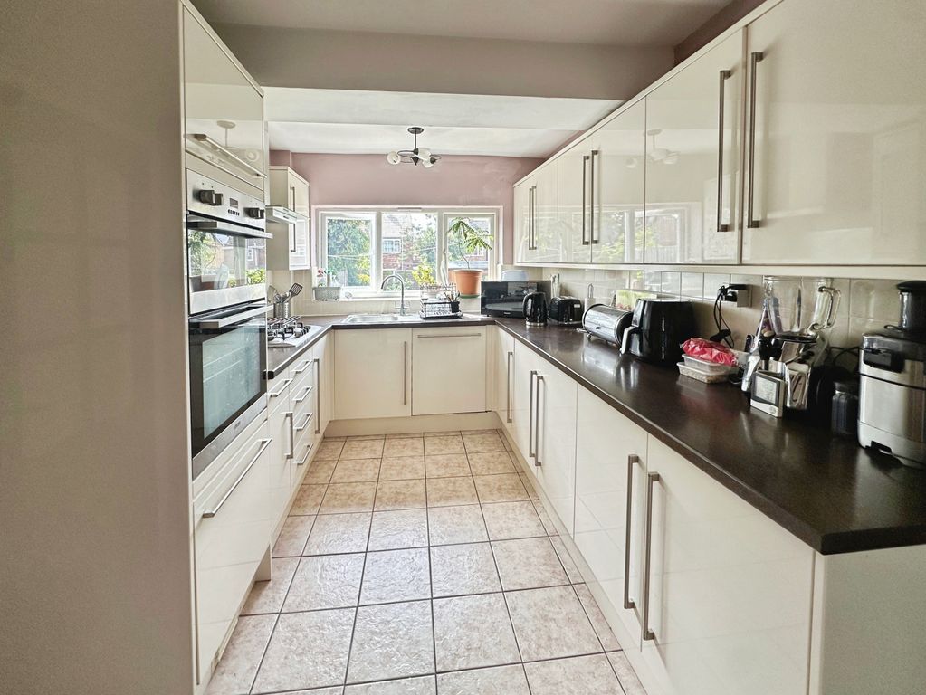 Property photo 2 of 14 Kitchen