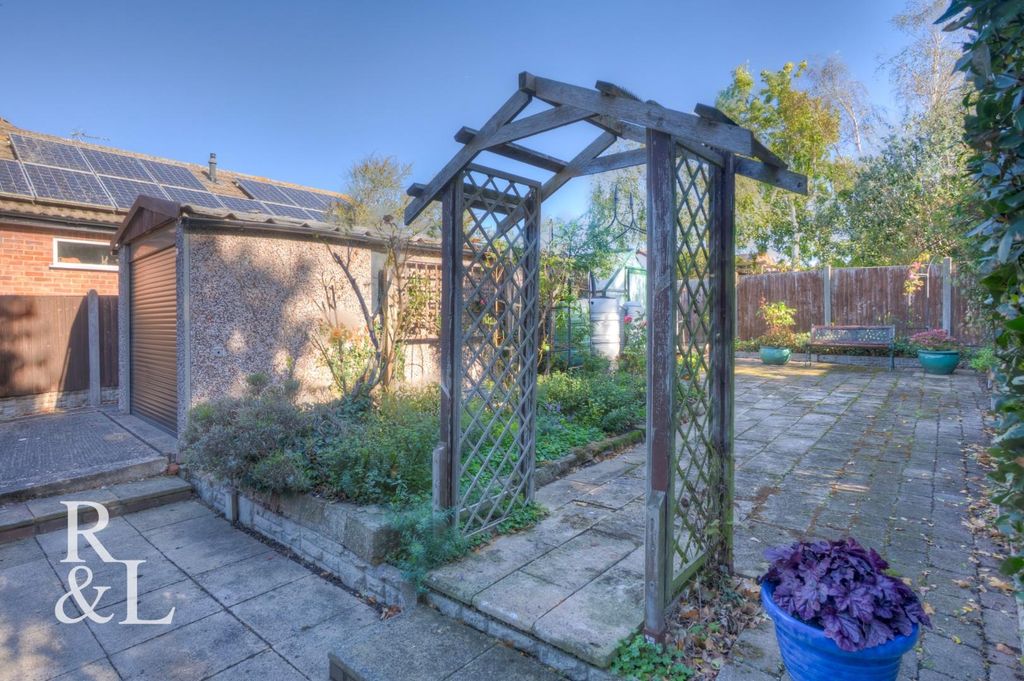 Property photo 3 of 27 Royston&Lund (21).Jpg