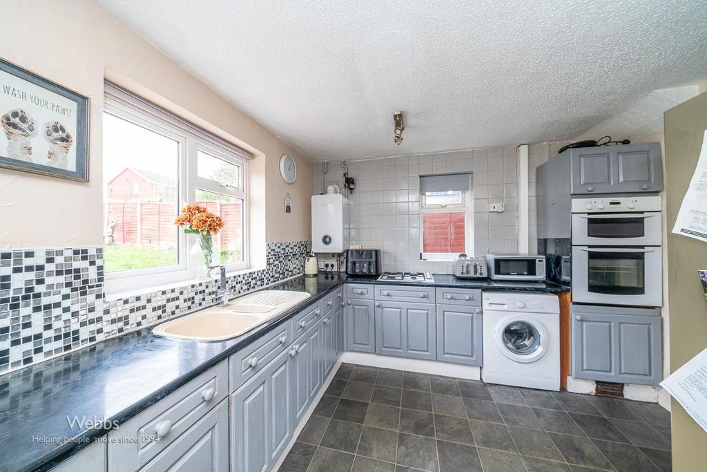 Property photo 2 of 19 Â© Webbs Estate Agents Â© (46 Of 94).Jpg