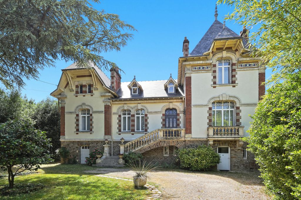 Property photo 1 of 50