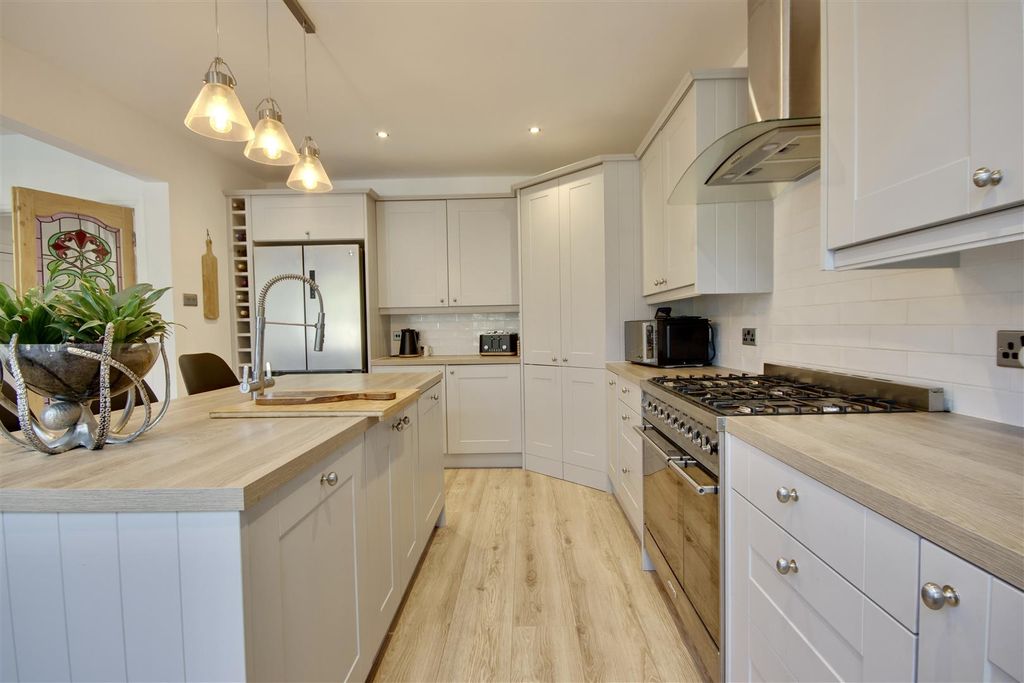Additional image 10 of 5 bed detached house for saleBrecon Avenue, Portsmouth PO6