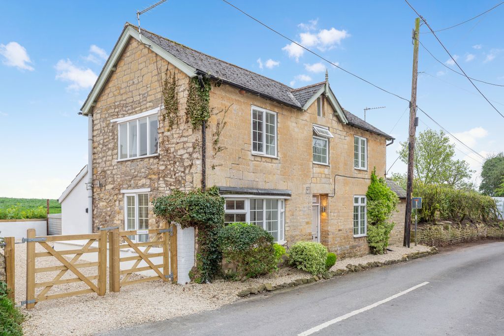 Property photo 1 of 31