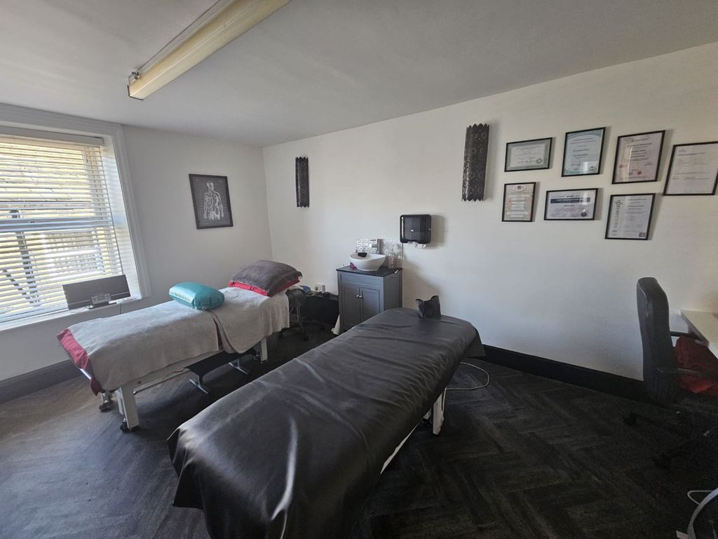 Property photo 1 of 4