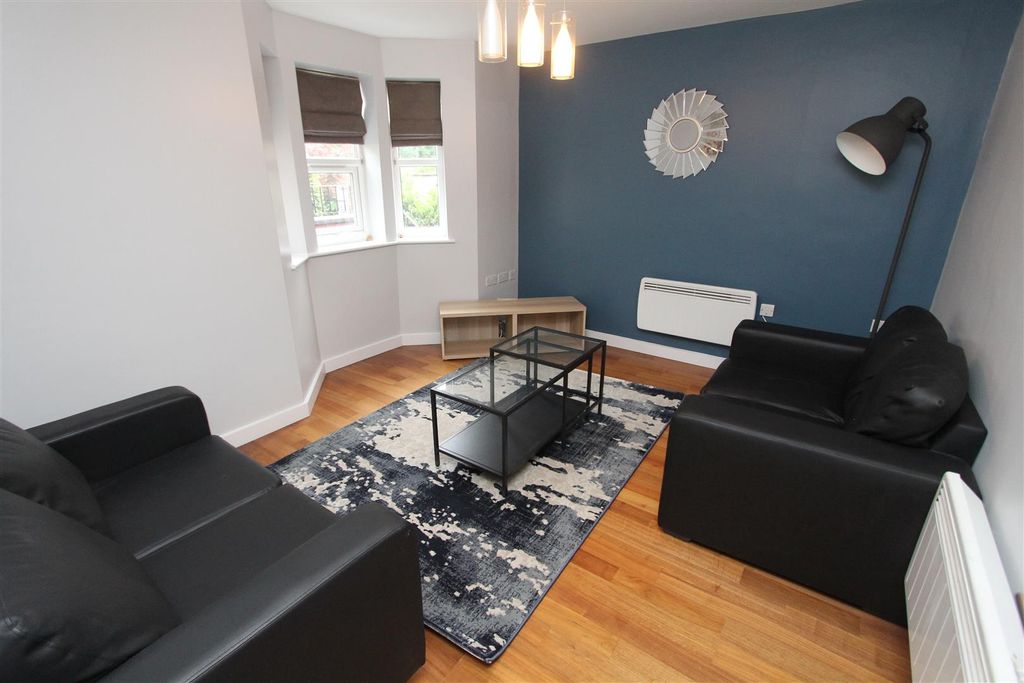 Property photo 1 of 10 Livingroom1.Jpg
