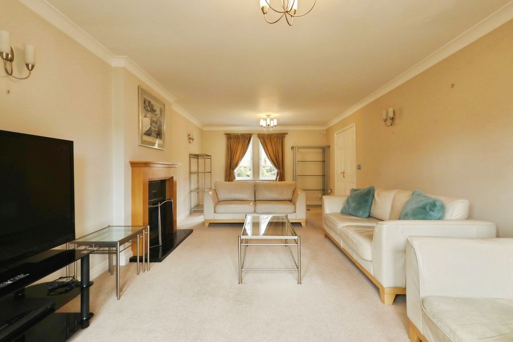 Property photo 2 of 43 Pbox-Img.Jpg