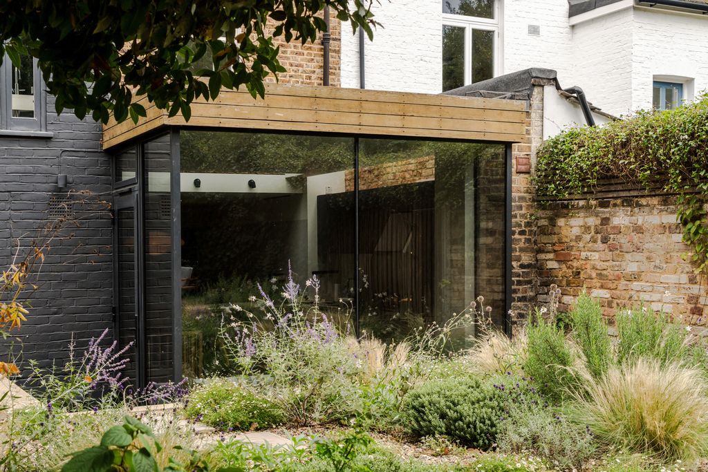 Property photo 3 of 32 313069 - 58 Geoffrey Road-60.Jpeg