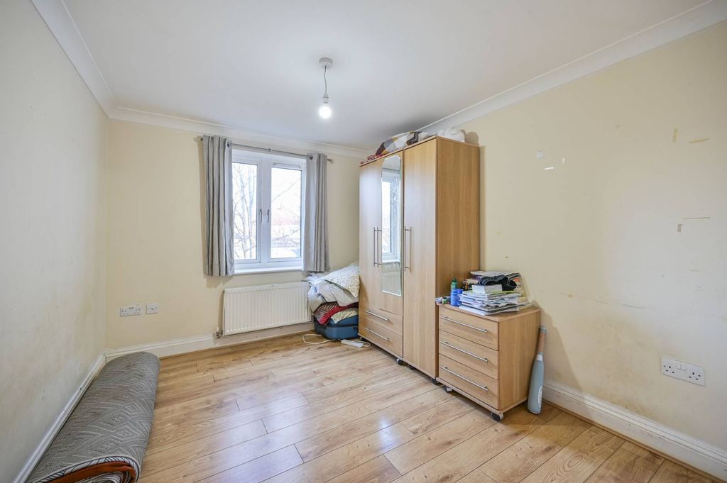 Property photo 3 of 9